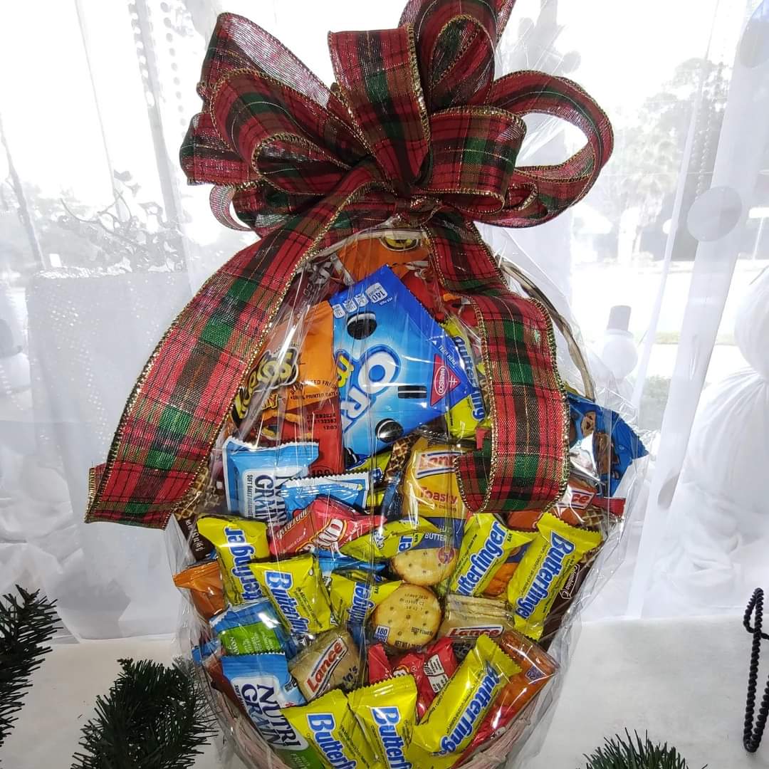 Gift Basket/ cookie /candy / chips